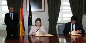 07-07-2016 España e India firman un acuerdo para la cooperación de ambos países en el ámbito portuario