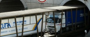 22-07-2016 El tráfico de camiones impulsa el negocio de Eurotunnel