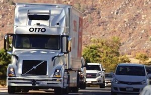 26-10-2016-se-prueba-el-primer-camion-sin-conductor-en-una-autopista-de-california