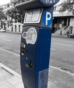 estacionamiento-recargo-vehiculos-contaminantes-novedades_964415336_115617943_667x788