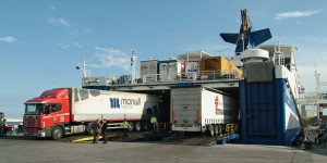 16-12-2016-puerto-de-barcelona-y-aduana-agilizaran-los-canales-aduaneros-del-short-sea-shipping