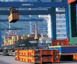 24-02-2017 Bruselas advierte a España del “elevado” coste de servicios y tasas portuarios