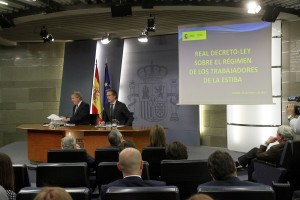 27-02-2017 El Gobierno aprueba la liberalización de la estiba portuaria mientras el sector mantiene los paros