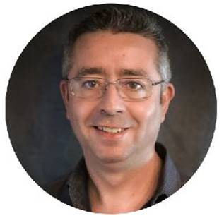 La imagen tiene un atributo ALT vacÃo; su nombre de archivo es Adrian-Fariñá.jpg